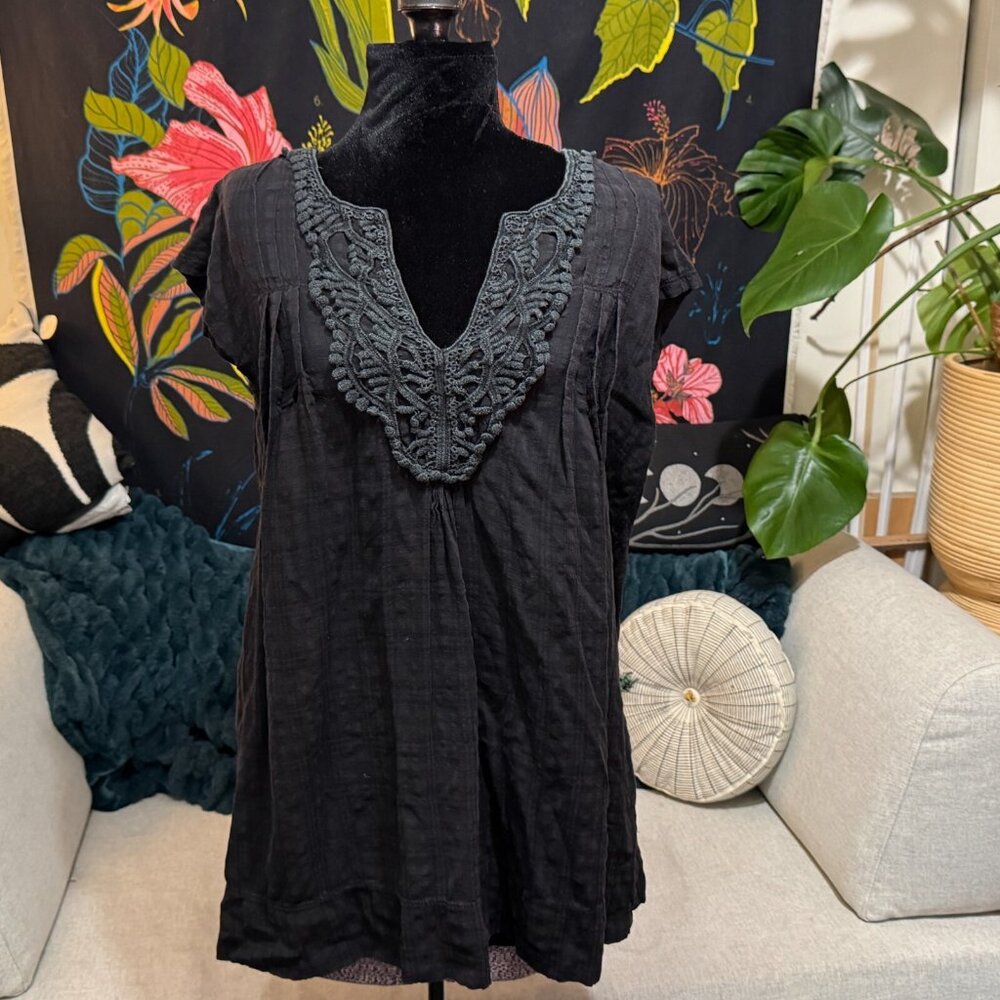 Forever21 Short Sleeve Lace Overlay Split Neck Smocked Blouse, Black, Medium